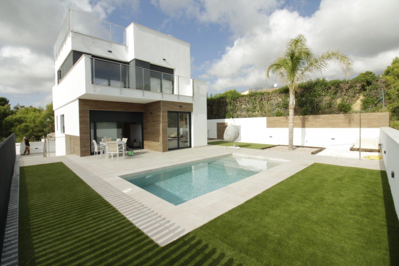 Bonitas villas nuevas con terraza solárium en La Nucía Bonitas villas nuevas con terraza solárium en La Nucía