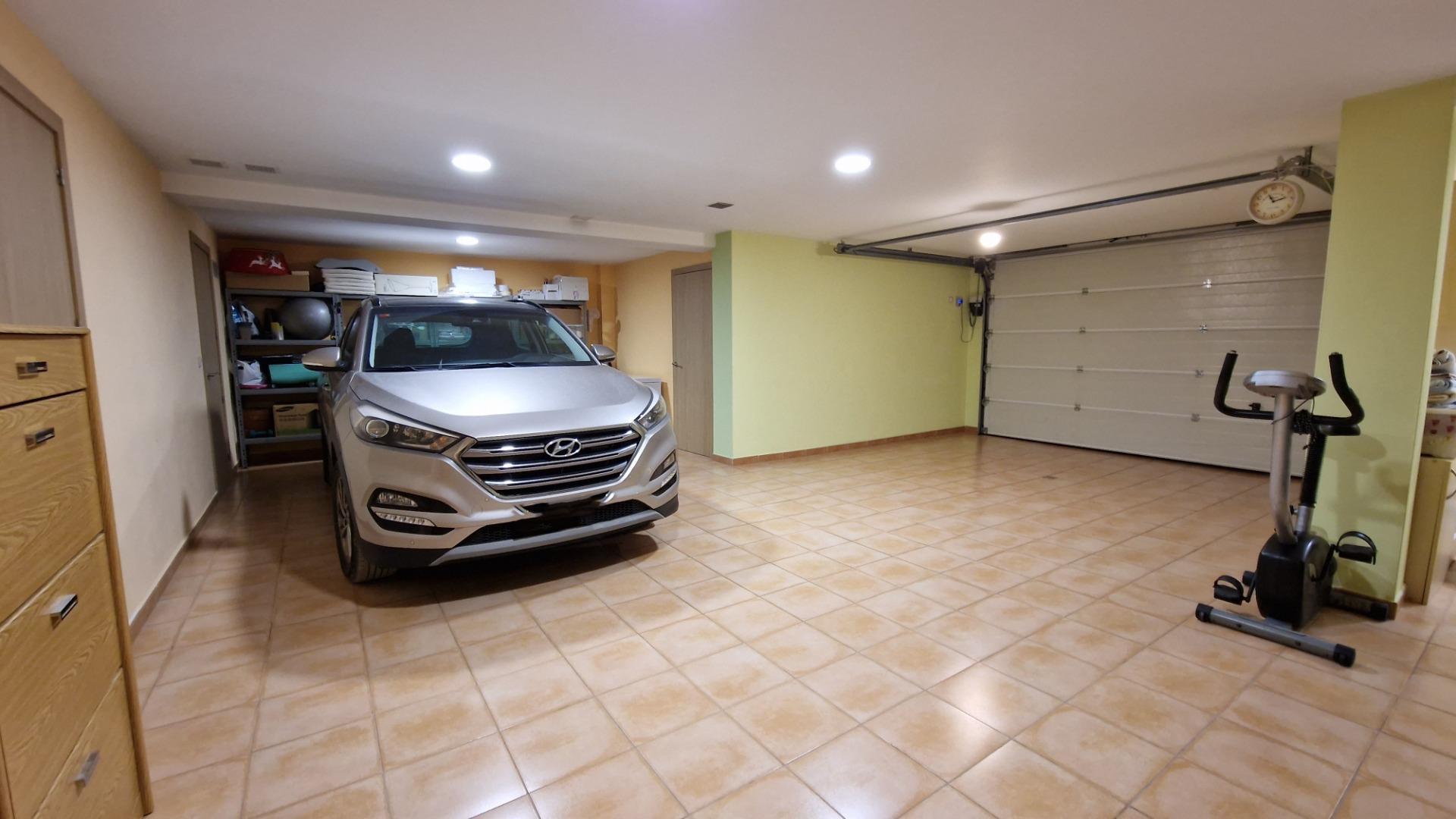 Просторный таунхаус на Ла-Кала-де-Финестрат, в 900 м от пляжа Поньенте Бенидорма Просторный таунхаус на Ла-Кала-де-Финестрат, в 900 м от пляжа Поньенте Бенидорма