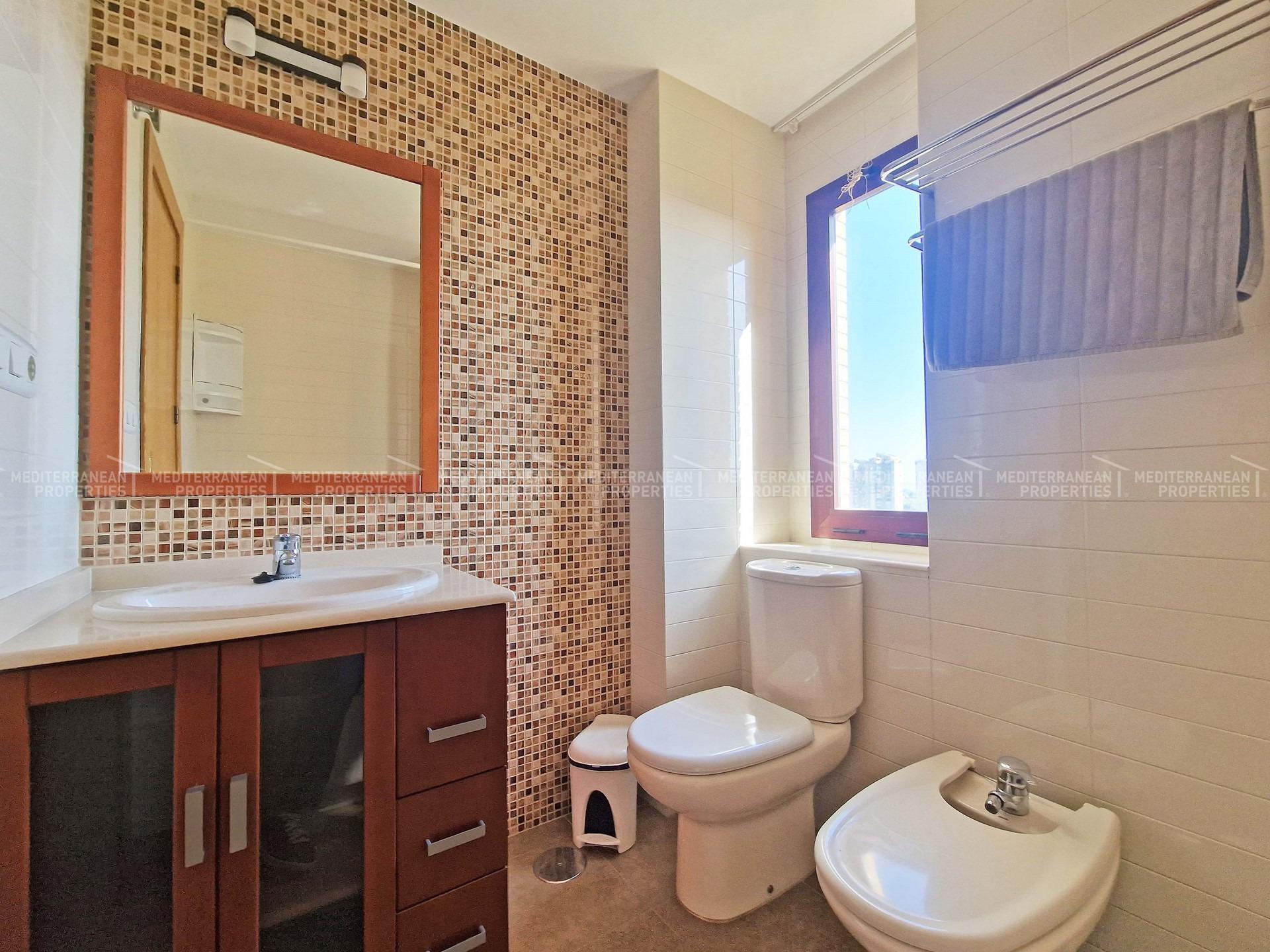 Amplio y luminoso apartamento en Vía Parque, Benidorm | imagen 2
