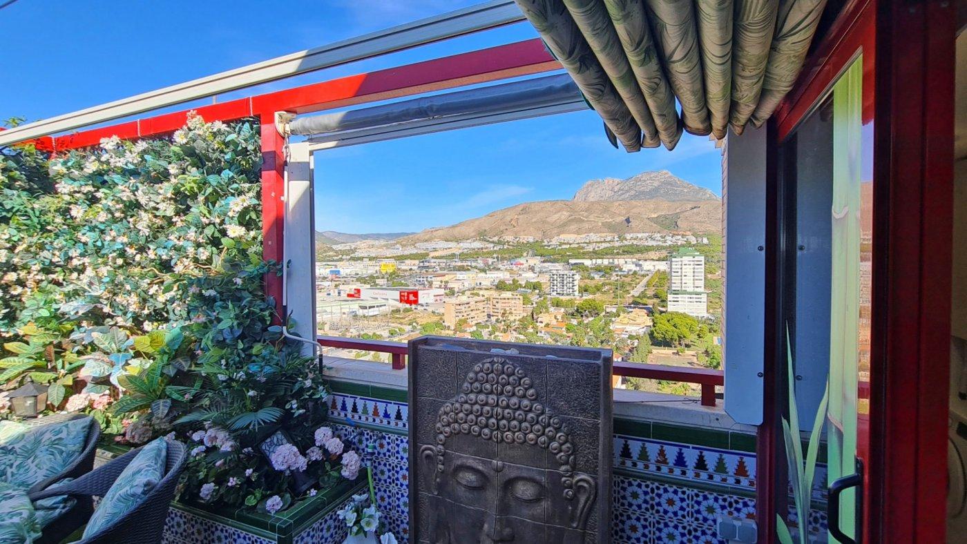 Просторная квартира с видом на море и горы в Бенидорме Просторная квартира с видом на море и горы в Бенидорме