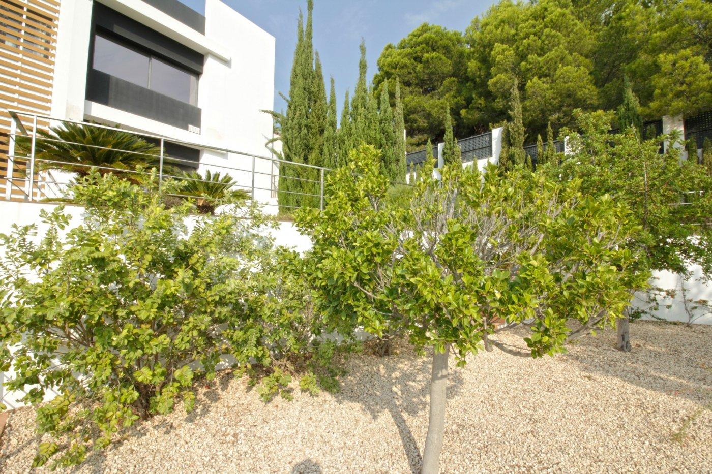 Потрясающая вилла с панорамным видом в Алтее Потрясающая вилла с панорамным видом в Алтее