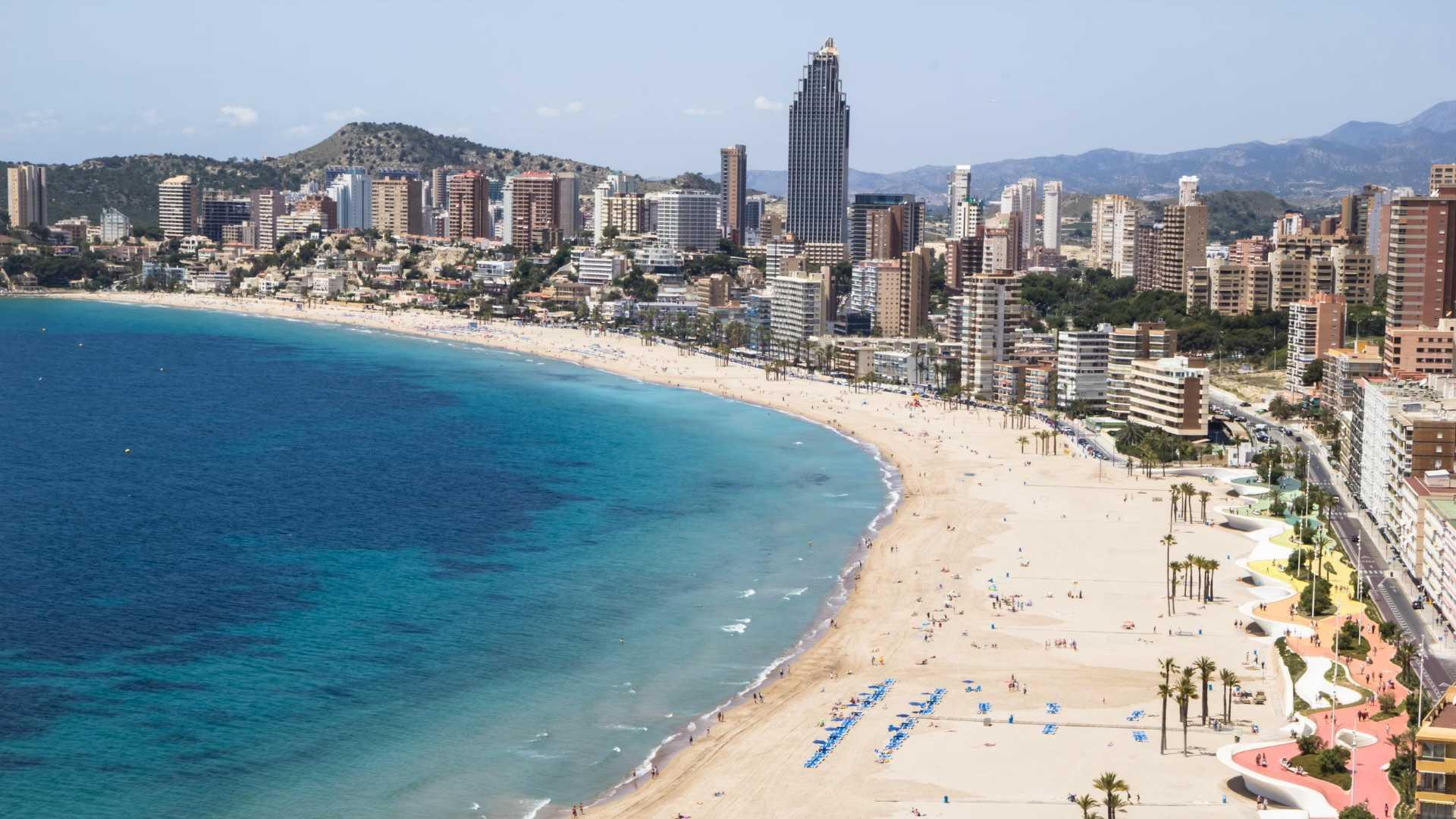 Deciding on Your Dream Home: House or Apartment in Costa Blanca?